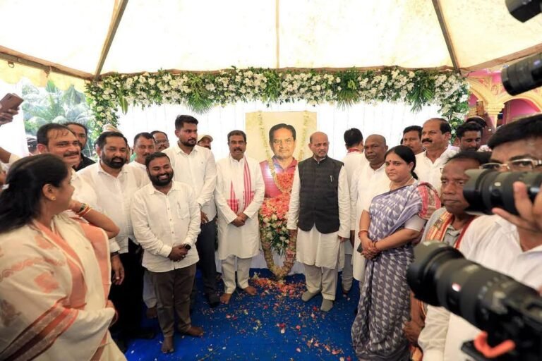 TRIBUTES POUR IN FOR LATE DHAMNAGAR MLA BISHNU CHARAN SETHI ON FOURTH DEATH ANNIVERSARY
