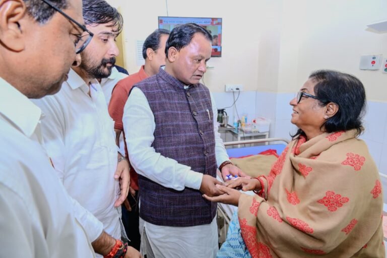 CM Majhi Visits Speaker Surama Padhy at AIIMS, Wishes Her Speedy Recovery