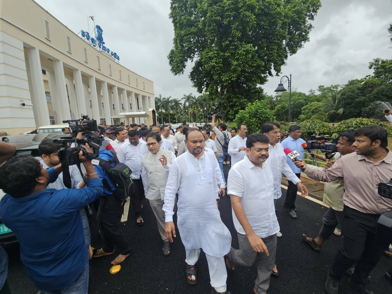 Odisha Assembly Witnesses Uproar as BJD-Congress Protest Intensifies
