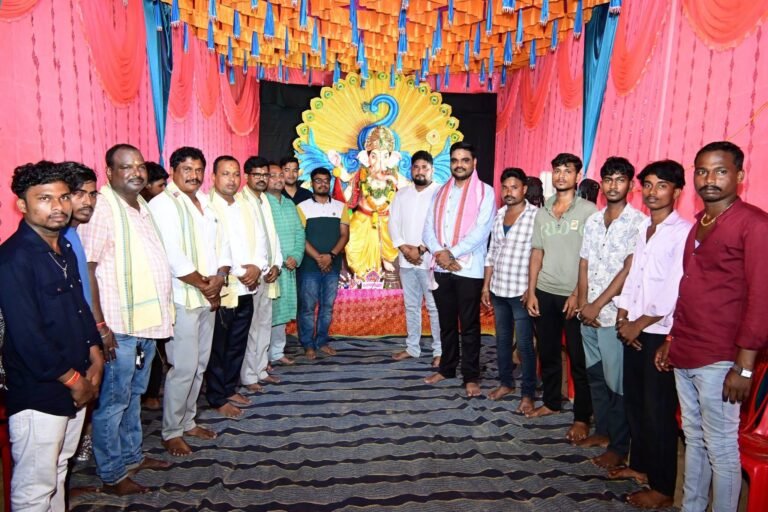 INDUSTRIES MINISTER SAMPAD CHANDRA SWAIN VISITS VISHWAKARMA PUJA PANDALS ACROSS PARADIP